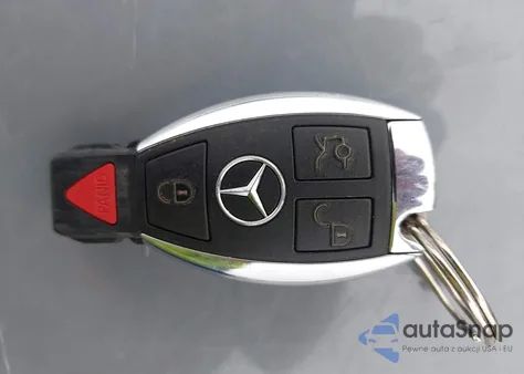 2014 Mercedes-Benz C 250 Sport z USA, uszkodzony, nr VIN WDDGF4HB0EG241233